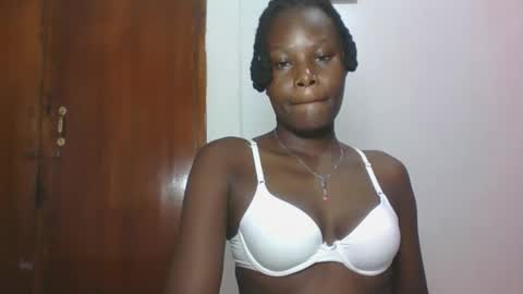 ESTHER online show from October 26, 2025, 5:41 pm