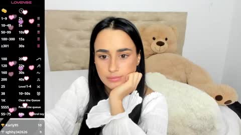 Snapshot of darciejane chatting on December 6, 2024, 1:07 am Darcie online show from December 6, 2024, 1:07 am