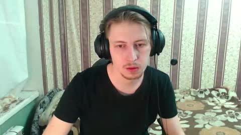 darienlarge online show from October 12, 2025, 2:32 am