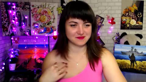 Snapshot of darina_m_ chatting on October 8, 2025, 4:43 am Darina online show from October 8, 2025, 4:43 am