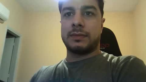 dario12rodriguez online show from October 18, 2025, 3:53 am