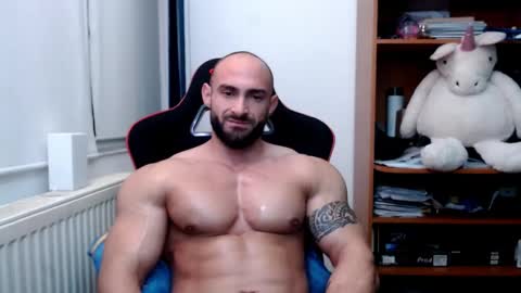 Snapshot of dariomuscle chatting on December 3, 2024, 8:50 pm Dario online show from December 3, 2024, 8:50 pm