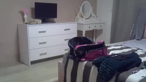 darishechka online show from November 12, 2025, 7:35 pm