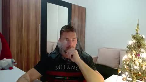 darius_94 online show from December 15, 2025, 6:06 am