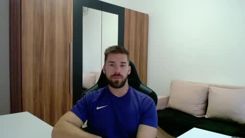Snapshot of darius_94 chatting on June 4, 2026, 4:51 am darius_94 online show from June 4, 2026, 4:51 am