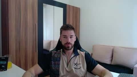 Snapshot of darius_94 chatting on July 13, 2026, 5:10 am darius_94 online show from July 13, 2026, 5:10 am