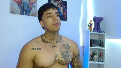 Darius Phoenix  online show from May 30, 2026, 9:12 pm
