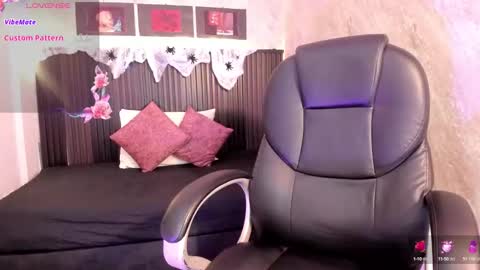 Dark online show from October 1, 2025, 12:22 pm