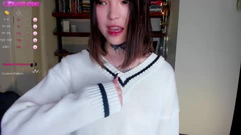 Ester online show from March 11, 2025, 4:51 pm