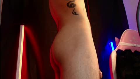 rosse online show from April 18, 2026, 10:43 pm