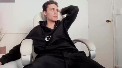 dark_sun333 online show from September 23, 2025, 12:02 am