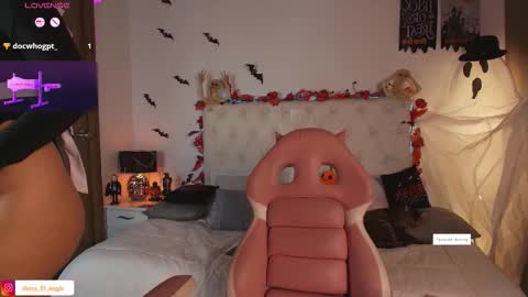 Snapshot of darkangelx_ chatting on October 9, 2025, 10:19 pm Angel Darcy online show from October 9, 2025, 10:19 pm