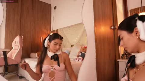 Angel Darcy  online show from February 9, 2026, 11:42 pm