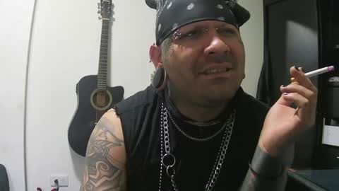 darkclothes online show from January 22, 2025, 2:04 am