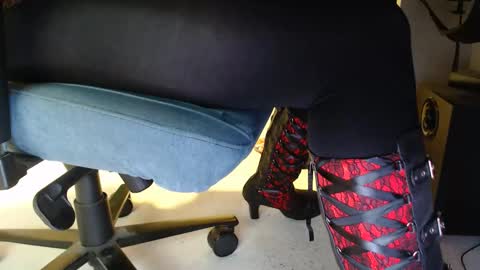 darkestme online show from February 2, 2026, 3:22 pm