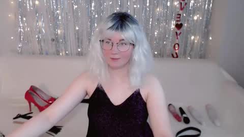 Kelly online show from October 12, 2025, 5:50 am