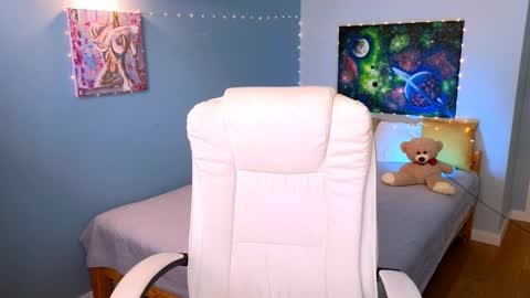 darkmoon____ online show from October 8, 2025, 1:53 pm