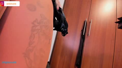 Snapshot of darknes_lilith18 chatting on December 19, 2024, 1:50 am darknes_lilith18 online show from December 19, 2024, 1:50 am