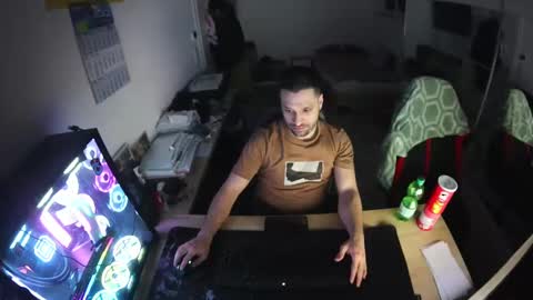 Snapshot of darkschneider_ chatting on February 16, 2025, 1:25 am darkschneider_ online show from February 16, 2025, 1:25 am