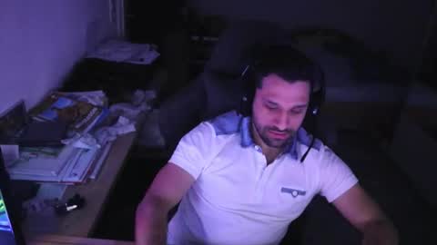 Snapshot of darkschneider_ chatting on September 30, 2025, 5:34 am darkschneider_ online show from September 30, 2025, 5:34 am