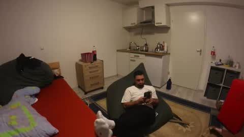 Snapshot of darkschneider_ chatting on October 30, 2025, 2:13 am darkschneider_ online show from October 30, 2025, 2:13 am