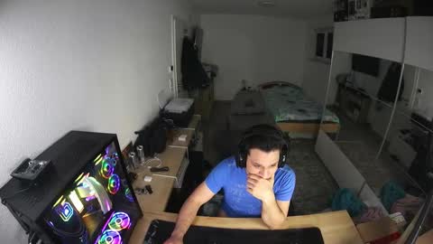 darkschneider_ online show from January 6, 2026, 1:31 am