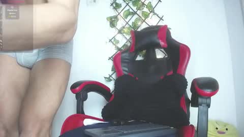 Snapshot of darkviper26 chatting on May 11, 2026, 12:33 pm darkviper26 online show from May 11, 2026, 12:33 pm