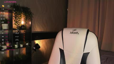 Belle online show from November 14, 2025, 4:22 am