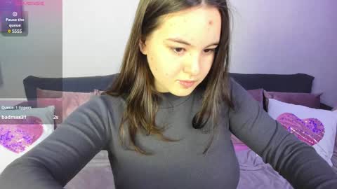 darlenedolce online show from December 19, 2024, 10:02 am