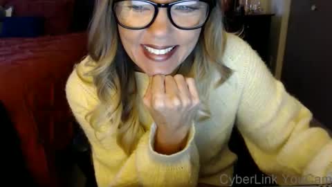 Snapshot of darlingd77 chatting on October 16, 2025, 12:06 pm DarlingD online show from October 16, 2025, 12:06 pm