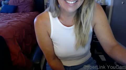 Snapshot of darlingd77 chatting on October 28, 2025, 1:14 pm DarlingD online show from October 28, 2025, 1:14 pm