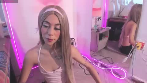 darlyn_tenderhot__ online show from April 10, 2026, 10:14 pm