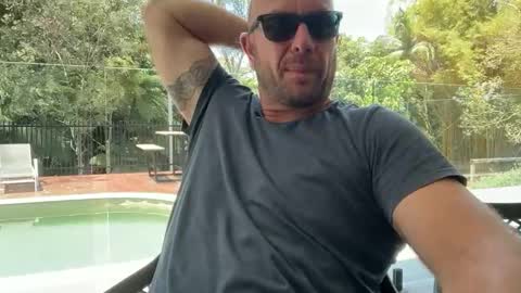 dartanian0001 online show from October 19, 2025, 2:01 am