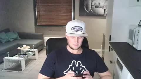 Dario online show from September 8, 2025, 6:51 pm