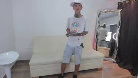 darwin_stark online show from June 12, 2026, 10:58 am
