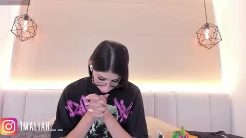  Dasha  online show from November 9, 2025, 7:56 pm