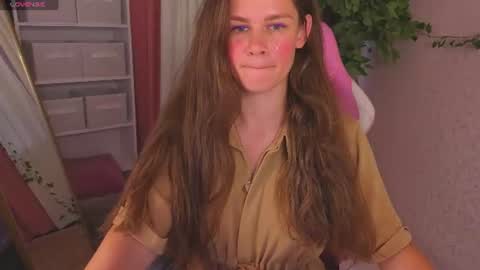 Snapshot of datsi_benson chatting on July 6, 2026, 3:03 pm Datsi Benson online show from July 6, 2026, 3:03 pm