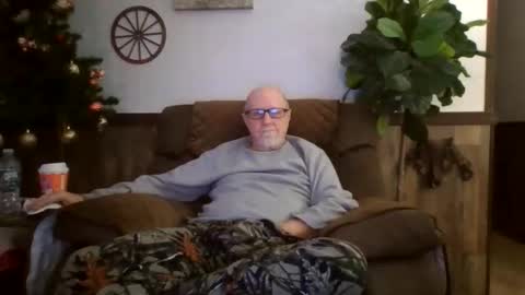 dave571960 online show from December 21, 2025, 12:56 pm