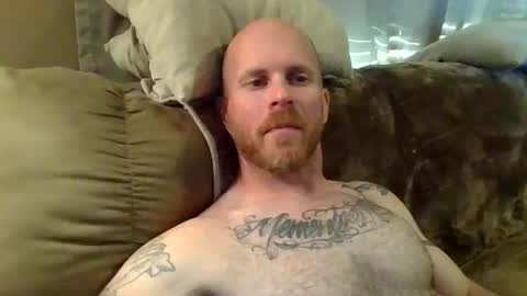 Snapshot of dave8404 chatting on April 23, 2026, 7:27 pm Dave online show from April 23, 2026, 7:27 pm