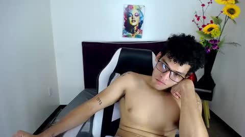 Snapshot of dave_20cm_ chatting on January 9, 2025, 12:03 am dave_20cm_ online show from January 9, 2025, 12:03 am