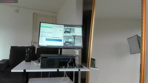 Snapshot of dave_hs chatting on April 22, 2026, 8:21 pm dave_hs online show from April 22, 2026, 8:21 pm
