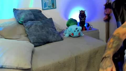 DAVE MAX online show from November 26, 2025, 2:51 pm