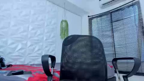 Snapshot of dave_skinnycum420 chatting on September 13, 2025, 12:49 pm dave online show from September 13, 2025, 12:49 pm