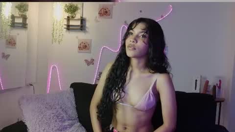 Snapshot of daviana_hill_ chatting on June 18, 2026, 12:00 am Davi online show from June 18, 2026, 12:00 am