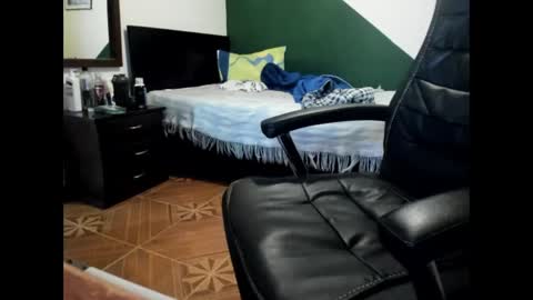 Snapshot of david_2789 chatting on March 4, 2025, 1:55 am David online show from March 4, 2025, 1:55 am