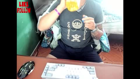 Snapshot of david_2789 chatting on November 16, 2025, 8:25 pm David online show from November 16, 2025, 8:25 pm