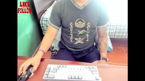 Snapshot of david_2789 chatting on November 17, 2025, 2:12 pm David online show from November 17, 2025, 2:12 pm