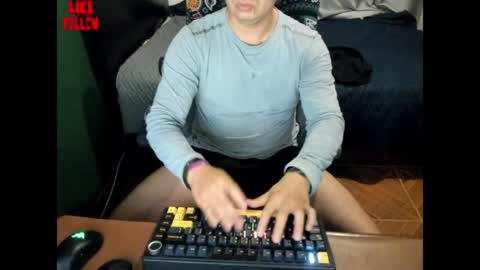 Snapshot of david_2789 chatting on May 2, 2026, 12:04 am David online show from May 2, 2026, 12:04 am