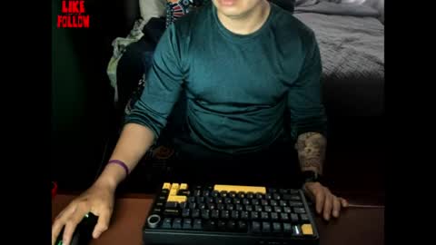 Snapshot of david_2789 chatting on May 17, 2026, 7:43 pm David online show from May 17, 2026, 7:43 pm