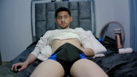 Snapshot of david_asturias chatting on January 24, 2025, 12:42 am David Asturias online show from January 24, 2025, 12:42 am